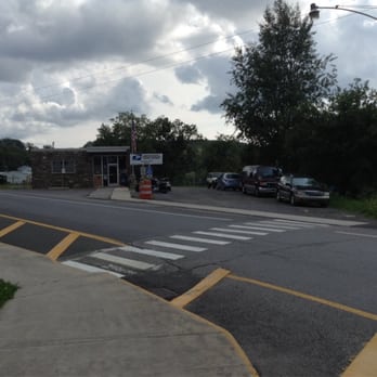 Purple Fiddle - This cross walk is best spot for Verizon and Sprint cell service. Just beyond Purple Fiddle at crosswalk to Thomas post office. - Music Venues Near Me - Thomas, West Virginia Purple Fiddle - This cross walk is best spot for Verizon and Sprint cell service. Just beyond Purple Fiddle at crosswalk to Thomas post office. - Music Venues Near Me - Thomas, West Virginia