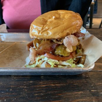 Burger Bench - Smokehouse burger - American Near Me - Escondido, California Burger Bench - Smokehouse burger - American Near Me - Escondido, California