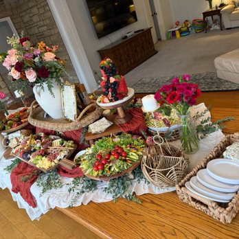 Graze Bee Charcuterie - Caterers Near Me