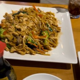 Chicken Lo Mein