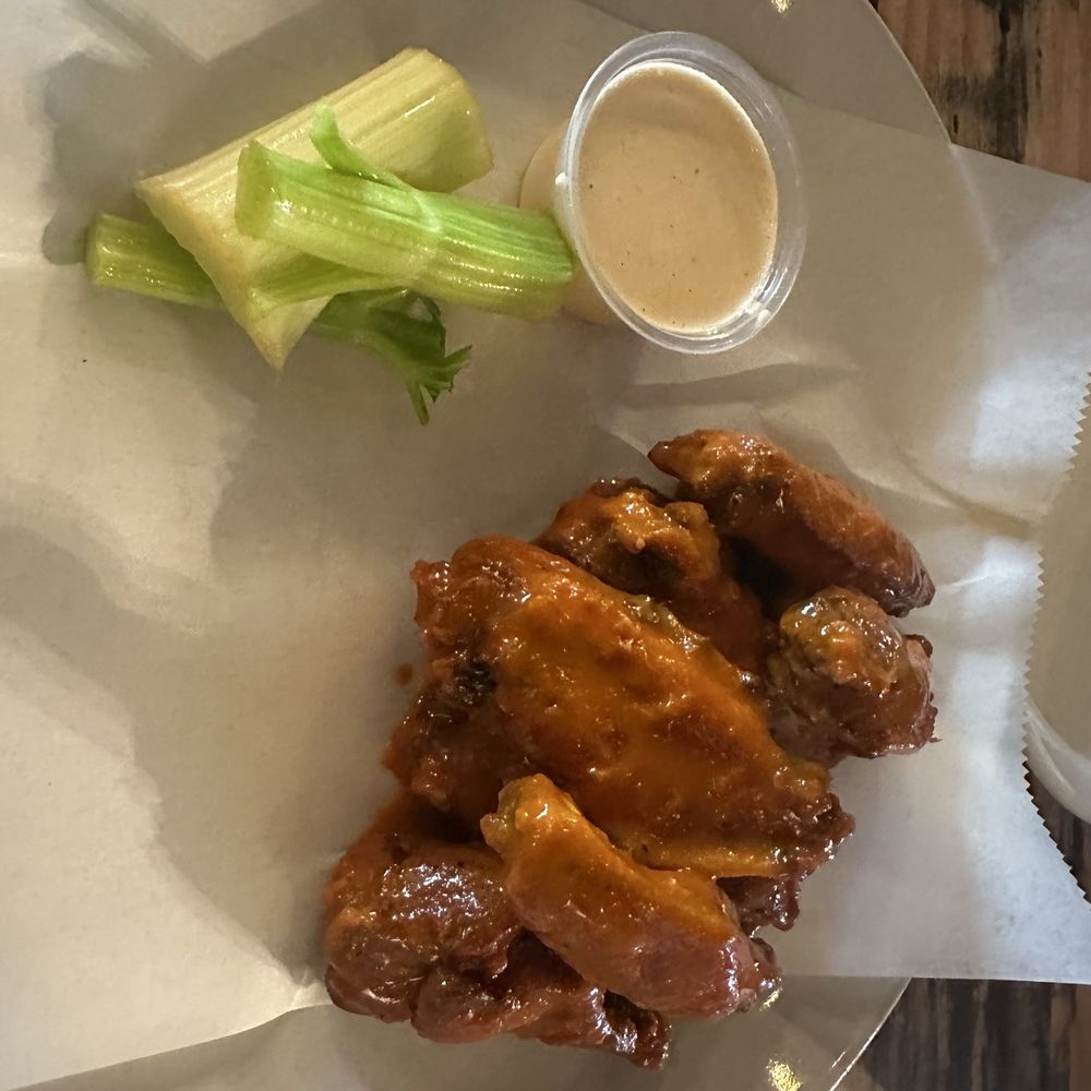1803 Pizza Kitchen - Buffalo wings - Pizza Near Me - Orlando, Florida