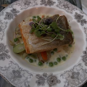 Amour Weho - Roasted Salmon artchoke, fennel onion, carrots, fresh herbs - French Near Me - West Hollywood, California