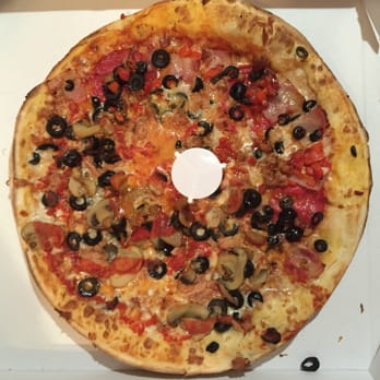 Pizzería Carlos - Pizza mediana dos mitades - Pizza Near Me - Móstoles, M