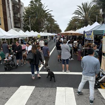 Accent - The Playa Vista Farmer's Market is every Saturday morning and a perfect spot for live music, community, and fresh goods. - Apartments Near Me - Los Angeles, California Accent - The Playa Vista Farmer's Market is every Saturday morning and a perfect spot for live music, community, and fresh goods. - Apartments Near Me - Los Angeles, California