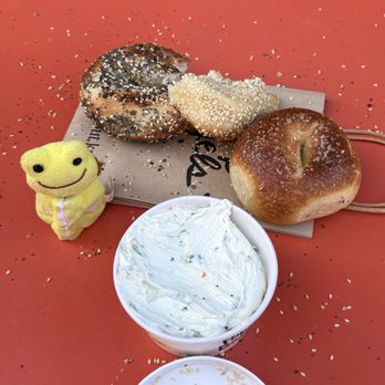 PopUp Bagels - everything, sesame, salt bagels with scallion spread - Bagels Near Me - New York, New York PopUp Bagels - everything, sesame, salt bagels with scallion spread - Bagels Near Me - New York, New York