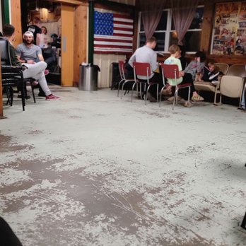 Green Chile Willy's Grill - Large waiting area with seating - Steakhouses Near Me - Amarillo, Texas Green Chile Willy's Grill - Large waiting area with seating - Steakhouses Near Me - Amarillo, Texas