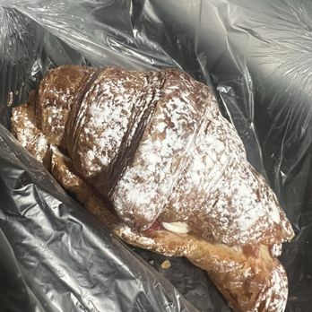 La Panadería - tres leches croissant - Bakeries Near Me - San Antonio, Texas