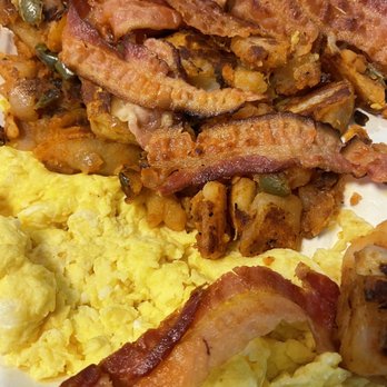 Pauli's Deli & Bagels - Delis Near Me - Norwalk, Connecticut