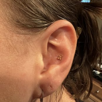 Dubois Piercing - Piercing Near Me