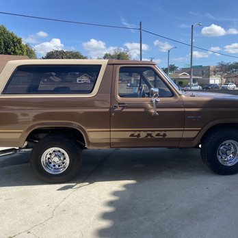 Shelby's Car Stereo & Alarms - 1986 Ford Bronco - Car Stereo Installation Near Me - Long Beach, California