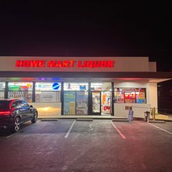 Howe Mart Liquor - Entrance