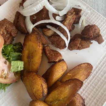 Freddy Los Pinos' - Fried pork with sweet plantains - Breakfast & Brunch Near Me - Carolina, Puerto Rico Freddy Los Pinos' - Fried pork with sweet plantains - Breakfast & Brunch Near Me - Carolina, Puerto Rico