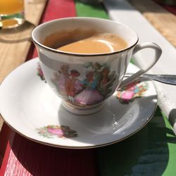 Hannys Radlercafé - Espresso aus der Siebträgermaschine in tollen Tassen!