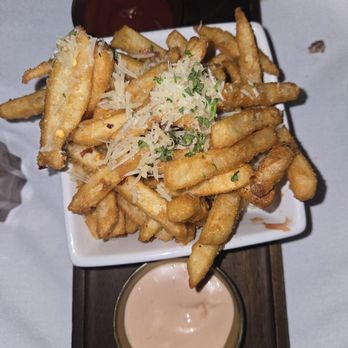 Destino Lab - Truffle fries - Lounges Near Me - Elizabeth, New Jersey