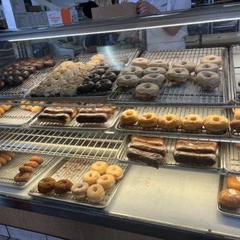 VG Donut & Bakery - Donuts Near Me - Cardiff, California