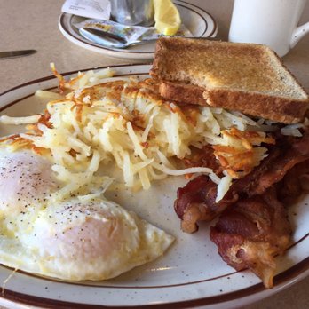 Lulu's Diner - Eggs over easy, hash browns, buttered toast, bacon. - American Near Me - Springfield, Illinois