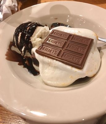 Cracker Barrel Old Country Store by null