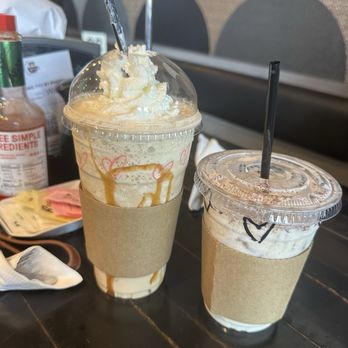 Noe’s Cafe - Iced Chai Tea Latte 16oz & Caramel Frapp 24oz - Breakfast & Brunch Near Me - Spring, Texas