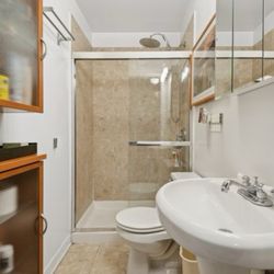 Kipchakoff Remodeling Group - Bathroom before
