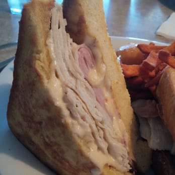 Coyote Cafe - Inside of sandwich - Comfort Food Near Me - Vista, California