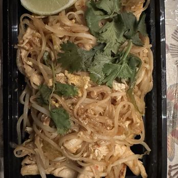 Hachi - Pad thai - Sushi Bars Near Me - Chalfont, Pennsylvania