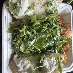 Buratta sandwich with no existent buratta