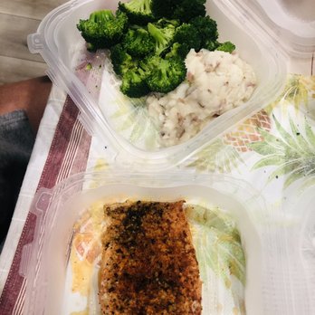 Giovanni's Pizza and Pasta - Salmon dinner with garlic mash and broccoli - Pizza Near Me - Menifee, California Giovanni's Pizza and Pasta - Salmon dinner with garlic mash and broccoli - Pizza Near Me - Menifee, California