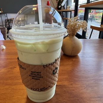 Bon Bon's Cakery and Cafe - Cafes Near Me - Fairfax, Virginia