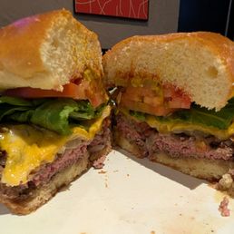 Lower bun failure - see crack on right half.  Bun cut wrong with too much on top and no support for the bottom.  Crumbly and dry buns.
