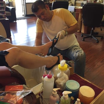 B Nails - The owner did my wife's feet. Took extra time and care, even disinfecting her flip-flops before putting them back on. - Nail Salons Near Me - Lincoln City, Oregon