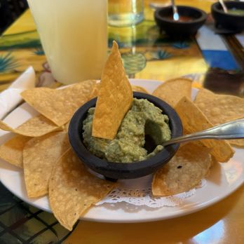 El Mariachi - Guacamole Nachos - Mexican Near Me - Glassboro, New Jersey El Mariachi - Guacamole Nachos - Mexican Near Me - Glassboro, New Jersey