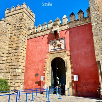 Real Alcázar de Sevilla - Lion's gate - Landmarks & Historical Buildings Near Me - Seville, SE Real Alcázar de Sevilla - Lion's gate - Landmarks & Historical Buildings Near Me - Seville, SE