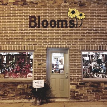 Blooms - Florists Near Me - Edgewood, Iowa Blooms - Florists Near Me - Edgewood, Iowa