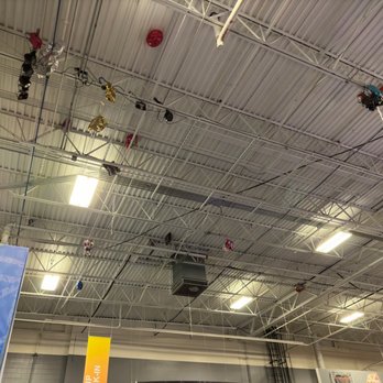 Sky Zone Canton - Ballon's are everywhere and not picked up it's sad. - Trampoline Parks Near Me - Canton, Michigan Sky Zone Canton - Ballon's are everywhere and not picked up it's sad. - Trampoline Parks Near Me - Canton, Michigan