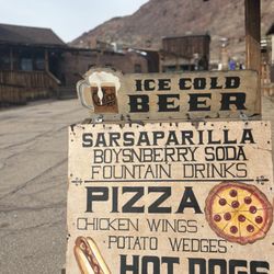 Lil's Saloon