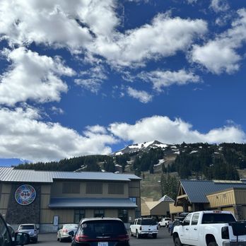 Mt. Bachelor - Parking lot view of the mountain - Ski Resorts Near Me - Bend, Oregon