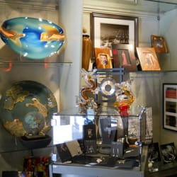 HoyPoloi Gallery