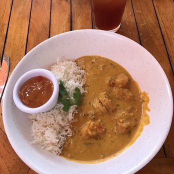 Cafe Des Amis - Amazing shrimp curry - Mediterranean Near Me - Paia, Hawaii