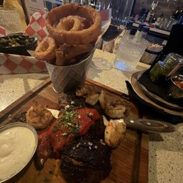 Half skirt steak and onion rings Half skirt steak and onion rings