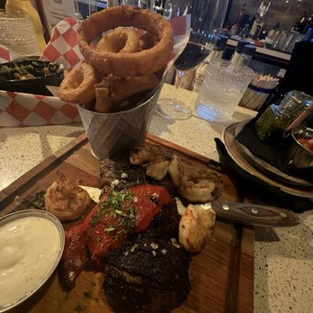Dellepiane - Half skirt steak and onion rings - Burgers Near Me - Sedona, Arizona Dellepiane - Half skirt steak and onion rings - Burgers Near Me - Sedona, Arizona