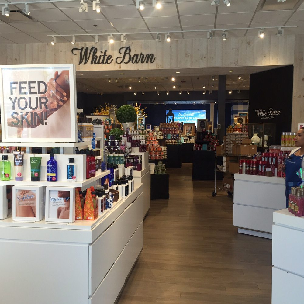 Bath & Body Works - View once you walk in the front doors - Cosmetics & Beauty Supply Near Me - Orlando, Florida