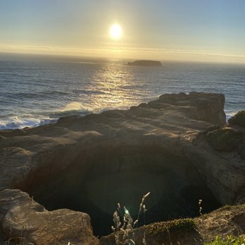 DEVILS PUNCHBOWL STATE NATURAL AREA - Updated January 2025 - 296