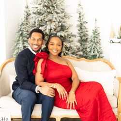 Elantra Photography - Couples photography, Christmas session, Holiday pictures