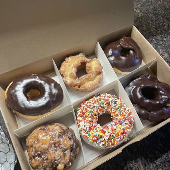 Do-Rite Donuts & Chicken - Chocolate Glazed Donut, old fashioned, Valrhona Chocolate Cake, Michigan Apple Fritter, Birthday Cake Sprinkles, Chocolate Old Fashioned - Donuts Near Me - Chicago, Illinois