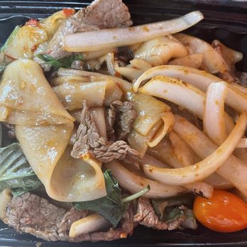 Aroy Thai Restaurant - Drunken Noodles with beef - Thai Near Me - College Park, Maryland Aroy Thai Restaurant - Drunken Noodles with beef - Thai Near Me - College Park, Maryland