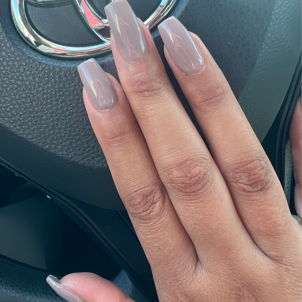 KB Nails - This is my right hand with a crooked index and middle finger - Nail Salons Near Me - Sacramento, California KB Nails - This is my right hand with a crooked index and middle finger - Nail Salons Near Me - Sacramento, California