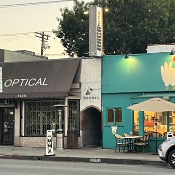 Bacari W 3rd - Entrance - Breakfast & Brunch Near Me - Los Angeles, California