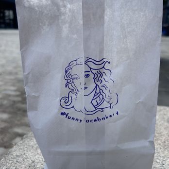 Funny Face Bakery - Cupcakes Near Me - New York, New York