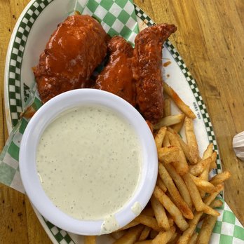 Barney's Beanery - Hot Wings - Breakfast & Brunch Near Me - Santa Monica, California Barney's Beanery - Hot Wings - Breakfast & Brunch Near Me - Santa Monica, California