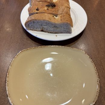 Garré Cafe - House bread, which we enjoyed with olive oil and vinegar - Mediterranean Near Me - Livermore, California